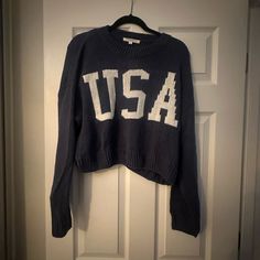 Cute, Cropped Sweater. Never Worn - Tags Still On! Usa Sweater, Retro Sweater, Graphic Sweaters, Sweater Crop, Crop Top Sweater, Comfort Wear, Sweater Making, Crop Sweatshirt, Light Weight Sweater