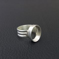 WELCOME TO ANTIQUEHANDMADEITEM Amazing Design Plain Bezel Open Blank Collet Oval 925 Sterling Silver Ring, Setting For Making Ring 6x4 To 35x40 MM, DIY Jewelry Supplies MATERIAL -:: 925 STERLING SILVER SIZE APPROX -:: 6x4 MM To 35x40 MM RING SIZE -:: 3 To 16 US COLOR -:: Silver COLLET SHAPE -:: OVAL USE OF GEMSTONE AND JEWELRY YOU WILL RECEIVE ONLY 1 PIECE Oval Setting, Ring Setting, Diy Schmuck, Sterling Silber, 925 Sterling Silver Ring, Jewelry Supplies, Sterling Silver Ring, Diy Jewelry, Silver Ring