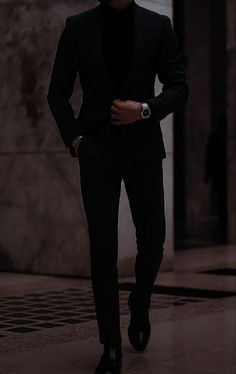 Mafia Aesthetics Boss Man, Mafia Boss Outfit Men, Mafia Aesthetics Boss, All Black Suit, Stylish Mens Suits, Boss Outfit