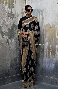 Sabyasachi Mukherjee - India 🇮🇳 Modest Saree, Writing Aesthetics, Sabyasachi Collection, Heavy Saree, Plain Sarees, Sabyasachi Mukherjee, Sasha Obama, Reception Saree