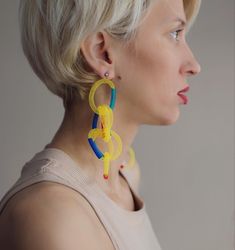 Bold Jewelry With Matching Dangle Earrings, Bold Yellow Drop Earrings, Mod Earrings, Unique Outfit, Earrings Trendy, Trendy Earrings, Earrings Statement, Chain Earrings, Contemporary Fashion