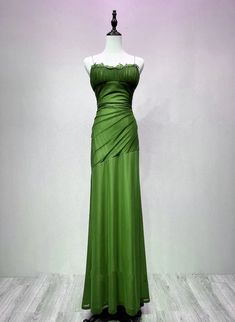 Green Straps Lace-up Formal Dress Evening Dress 13 Going 30, Visual Writing Prompts, Dc Oc, Prom Dress Vintage, Green Clothes, Homecoming Dresses Sparkly, Green Evening Dress, Color Rush, Long Evening Dress