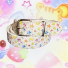 This belt is made of PU material and features colorful stars and embossed decorations. It's cute and youthful, making it a versatile accessory.Add a touch of playful charm to your wardrobe with this adorable PU belt. Adorned with vibrant stars and intricate embossed details, this belt is designed to infuse your outfit with a youthful and cute appeal. Its versatile design ensures it can be paired effortlessly with a variety of outfits, making it a must-have accessory in your collection.  Please n Gyaru Accessories, Cute Belts, Cute Belt, Steampunk Fashion Male, Gyaru Fashion, Steampunk Accessories, Dream Style, Of Outfits, Outfits With Hats