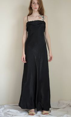 90s IRIDESCENT BLACK MAXI DRESS - SPAGHETTI STRAP  - TIMELESS PIECE - VERY HIGH VINTAGE QUALITY (MADE IN PARIS) FITS: XS-S (MODEL WEARING XS) MATERIAL : 100% POLYESTER Paris Fits, Iridescent Black, Black Evening Gown, Dress Spaghetti, Black Maxi, Style Expert, Spaghetti Strap Dresses, Black Maxi Dress, Dress Clothes For Women