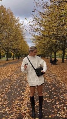 Aesthetic Vest, Chica Chola, December Outfits, Studera Motivation, Fall Travel Outfit, Outfits Comfy, Outfits Simple