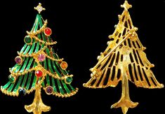 "EASY LAYAWAY IS AVAILABLE A vintage Christmas tree gold tone pin decorated with Christmas ornaments out of multi-colored sparkling rhinestones. A twinkling clear rhinestone in the star at the top. The Christmas tree measures 2-1/4\" high and 1-1/2 \" wide. There are 11 sparkling \"ornaments\" on the tree with a gold tone garlands draped around the tree. So festive and holiday looking! Although the jewelry item looks large in the photos, please remember that jewelry photos are enlarged so the de 60s Christmas, Christmas Tree Gold, Rhinestone Ornaments, A Vintage Christmas, Christmas Bling, Jewelry Photos, Christmas Pins, Vintage Christmas Tree, Christmas Jewelry