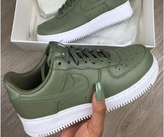 green nikes, nike sneakers, olive green aesthetic, khaki green Nike Shoes Green, Green Nike Air Force, Green Nikes, Olive Green Decor, Olive Green Shoes, Shoes Green, Cute Couple Art, Nike Green