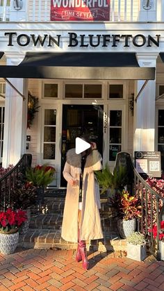 Amber Capps on Instagram: "How to spend the holidays in Bluffton, South Carolina ✨ I love staying at the @oldtownblufftoninn - it’s not only absolutely beautiful inside the inn, but it’s centrally located to everything to see and do in Bluffton. AND it just so happens to look like something out of a dreamy hallmark movie!

The holiday getaway started with lunch and a tour of @burntchurchdistillery where we had the best meatballs and festive cocktails.  I can’t wait to go back and spend more time there and try more on their menu! I stopped into some of my favorite local stores - @gigisofbluffton and @marshonthemay on the May where I picked out some holidays outfits and gifts. I’ll be sharing another recap of all the amazing stores and local businesses in Bluffton - such a great place to sho