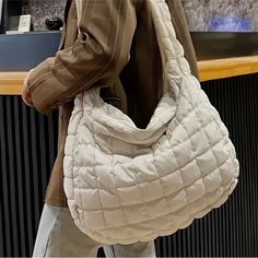 Puffy Quilted Purse/ Messenger Bag. Less Than Half The Price Than Your Favorite Boutique Store! The In Purse! Ivory Color Black Bucket Bag, Chic Quilts, Everyday Tote Bag, Hobo Crossbody Bag, Quilted Tote Bags, Quilted Totes, Baguette Bag, Quilted Bag, Daily Essentials