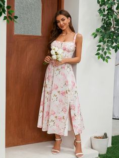 You'll feel ultra feminine in our Carmen Pink Peony Print Cotton Bustier Sundress, which is the perfect fit for Spring and Summer garden parties. It's cut from stretch cotton-rich fabric in a gorgeous vintage print and has a corseted bodice to cinch the fit with a beautiful lace-up back. The gathered bust has a drawstring tie and the side split adds a little sexiness to reveal a flash of leg. It's fully lined for comfort and zips to the side for easy on. Wear yours with delicate mid-heels in whi Bustier Sundress, Summer Garden Parties, Comfy Blouse, Peony Print, Women's Fashion Set, Ultra Feminine, Pink Peony, Garden Parties, Rich Fabric