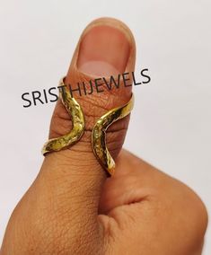 Hammered Arthritis Ring, EDS Finger Splint Ring, Trigger Finger Ring, Adjustable Ring, Thumb Ring, Gifts For Her Size:- All Size Available In Variation Metal:-Brass 👇 If you have any question about size, then definitely go through it 👇 If you're knuckle is swollen, we recommend you Please tell me above and below size of your knuckle. Send me the photo of the finger in which you want to wear this ring. Write the above and below size of your knuckle in the Personalization box. I want to say one Symbolic Adjustable Ring With Unique Design, Adjustable Open Snake Ring For Promise, Adjustable Handmade Metal Snake Ring, Handmade Adjustable Metal Snake Ring, Adjustable Brass Toe Ring, Symbolic Adjustable Toe Ring, Hand Forged Metal Rings For Anniversary, Spiritual Metal Toe Rings, Handmade Adjustable Couple Promise Rings