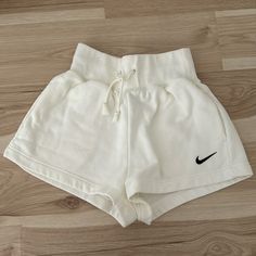 Gym Wishlist, Shorts Nike, Cute Everyday Outfits, Nike White, Shorts Athletic, Nike Shorts, White Nikes, Athletic Shorts, Everyday Outfits