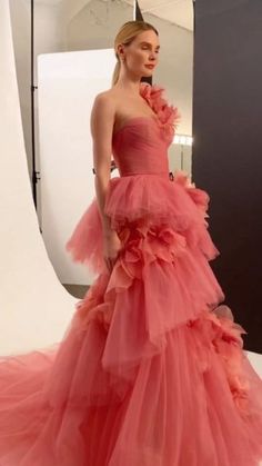 Textiles Alevel, Tulle Ballgown, Im So Fancy, Party Clothes, Prom Dresses Vintage, Engagement Dresses, Tulle Gown, 3d Flowers, The Promise