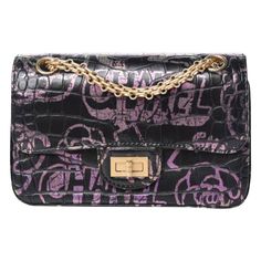 Chanel Graffiti, Chanel Crossbody Bag, Pink Graffiti, Chanel Handbags Classic, Navy Blue Bag, Chanel Crossbody, Best Designer Bags, Chanel Brand, Vintage Crossbody Bag