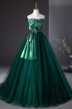 Emerald Radiance Evening Gown Green Evening Dress For Banquet During Prom Season, Green Evening Dress With Pleated Bodice, Strapless Green Gown For Debutante Ball, Green Gala Gown With Pleated Bodice, Strapless Green Ball Gown For Prom Season, Strapless Green Ball Gown For Prom, Green Strapless Ball Gown For Prom, Green Strapless Ball Gown For Wedding, Green Evening Dress With Pleated Bodice For Gala