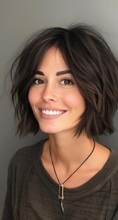 Chin Length Hair Choppy, Womens Above Shoulder Haircuts, Messy Bob With Side Bangs, Fine Hair Shoulder Length Haircut, Short Hair 2020 Trends Women, Medium Messy Haircuts For Women, Short Hairstyle Women With Oval Face, Short Bobs With Layers, Layered Shaggy Bob Hairstyles