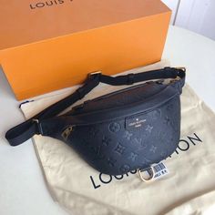 SSC Fashion Lu-Vi bags - 17768 A+ Excellent Quality copies; Contact us if you've any questions in your mind. Designer Belt Bag, Fan Fashion, Shoes Retro, Designer Belt, Straw Bags, Grab Bag, Chest Bag, Shoes Shoes, Jordan Shoes