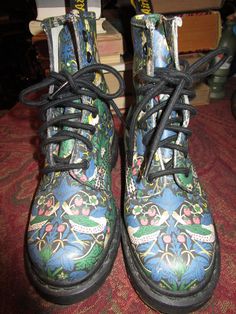 Vintage, Doc Marten, blue floral, flowers and birds, boots. Excellent condition. UK 3, US men's 4, US women's 5. Please keep in mind that vintage sizes are very often much smaller than contemporary ones. The best way to know if a garment will fit is to measure one you already have that fits well and compare measurements. Please read all measurements and view all photos provided before purchasing as I do NOT accept returns. I do my best to list accurate measurements and notate all visible flaws/s Winter Floral Print Boots, Casual Winter Boots With Floral Print, Vintage Doc Martens, Danielle Smith, Floral Boots, Doc Marten, Boots Uk, Ethnic Print, Us Man