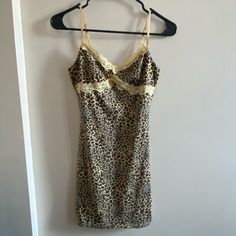 Beautiful Mini Dress, It’s Perfect For Spring And Summer. This Dress Has Adjustable Straps And Hugs Your Body Giving You A Hourglass Shape. It Also Has Lace Details That Gives You An Extra Sexy Look. Never Worn And It Runs Small. Fitted Leopard Print Daywear Dress, Fitted Leopard Print Day Dresses, Fitted Leopard Print Dresses For Daywear, Cheeta Dress, White Trash Wedding, Cheetah Print Outfits, Dress From Shein, Beautiful Mini Dresses, Thrift Flip