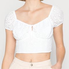 Nwt Hollister Floral Cropped Blouse In White Never Worn, Super Cute To Go Out! Retails For $34.95 No Longer Sold In Stores Feminine Cropped Top For Day Out, Feminine Crop Top Blouse For Day Out, Girly Blouse, Black Blouse Long Sleeve, Floral Sleeveless Top, Cropped Blouse, Front Tie Shirt, Cold Shoulder Long Sleeve, Purple Blouse