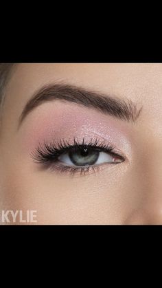 Light Pink And White Eyeshadow Looks, Powder Pink Eyeshadow, Soft Pink Wedding Makeup Natural Looks, Light Pink Glitter Eyeshadow, Light Pink Eyeshadow Palette, Light Shimmer Eyeshadow, Light Barbie Makeup, Light Pink And Silver Eye Makeup, Light Pink Sparkly Eye Makeup