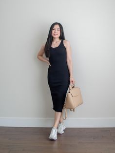 Airport Maxi Dress Outfit, New Balance 327 Dress Outfit, Black Midi Travel Dress, Lbd With Sneakers, New Balance 327 Women Outfit Ideas, New Balance 327 Women Outfit Dress, New Balance With Dress, Black Maxi Dress Sneakers Outfit, New Balance Dress Outfits