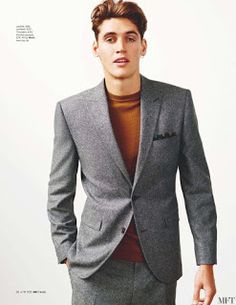 Isaac Carew para British GQ Octubre 2015 Autumn Trends, Gq Magazine, Male Fashion Trends, Mens Casual Dress, Male Fashion, Mens Fashion Trends, Pocket Square, Gq, Men's Blazer