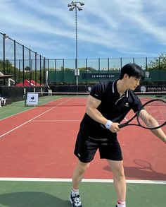 Ideal Guy, Korean Won Money Aesthetic, Korean Business Man Aesthetic, Men Tennis Outfit, Asian Old Money, Rich Asian Man Aesthetic, Asian Guy Fashion Aesthetic, Handsome Asian Men, Ideal Boyfriend