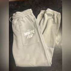 Xl Never Worn Runs Short White Fox Sweatpants, White Fox Shorts, Preppy Shoes, White Fox, Wardrobe Outfits, Christmas Wishlist, Cute Simple Outfits, Track Pants, Short Pants