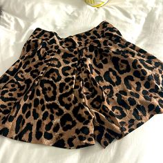 Nwt Women’s Sz L Lightweight Loose Fit Shorts With Pockets Machine Washable Dress Up With Heels For Office Or Laid Back Weekend Vibes With Kicks And A Halter Opens With Back Zipper And Hook/Eye Closure Chic Leopard Print Short Bottoms, Chic Leopard Print Shorts, Chic Short Leopard Print Bottoms, Casual Brown Shorts For Night Out, Casual Brown Bottoms For Date Night, Casual Leopard Print Bottoms For Night Out, Heels For Office, Weekend Vibes, Hook Eye