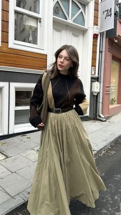 Halal Outfit, Muslim Outfits Casual, Hijabi Fashion Casual, Muslim Outfits, Hijabi Fashion, Summer Skirts, Brown Beige, Modern Fashion, Modest Fashion