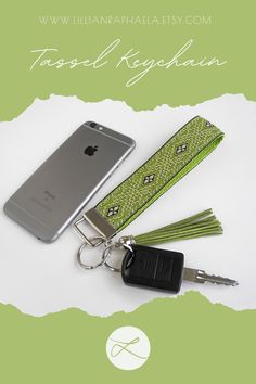 Green Wristlet Keychain – Beautiful Gift for Mothers Day Coworker Birthday, Coworkers Birthday, Coworker Birthday Gifts, Mothers Day Present, Fabric Lanyard, Chartreuse Green, Wristlet Keychain, Housewarming Party, Car Keychain