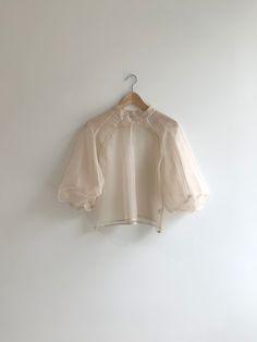 KAMPERETT | MEIERE SILK ORGANZA BLOUSE | IVORY Organza Outfit, Organza Tops, Organza Gowns, Ball Skirt, Organza Blouse, Organza Top, Organza Dress, Silk Gown, Dress Inspo