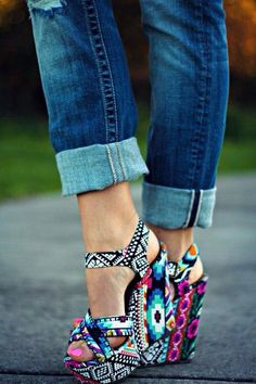 Flipantes  tuve unas parecidas pero se rompieron High Heel Stiefel, Paris Mode, Latest Shoe Trends, Cute Heels, Heels & Wedges, Shoe Lover