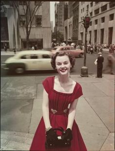 New York City, 1950's Manhattan Fashion, Women Modeling, 50s Style, New Years Dress, Vestidos Vintage