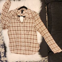 H&M Brown & White Long Sleeve Plaid Cotton Top, Size 10 (White Tank Not Included) H&m Casual Shirt For Fall, H&m Fitted Casual Shirt, Fitted Casual Shirt By H&m, Long Sleeve Plaid, Cotton Top, White Tank, White Long Sleeve, Cotton Tops, Button Down Shirt