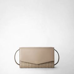 Perfectly sized to hold your essentials in organised fashion – the Clutch with Shoulder Strap in Sahara Mosaico features a practical flat pocket on the outside with a perfect pocket mirror on the inside flap – the sleek design can be elegantly carried by hand, or crossbody thanks to the detachable strap. This creation Luxury Everyday Envelope Shoulder Bag, Elegant Envelope Flap Bag For Daily Use, Elegant Wallet With Detachable Handle For Everyday Use, Elegant Wallet With Adjustable Strap For Travel, Elegant Wallets With Detachable Handle For Everyday Use, Elegant Wallets With Adjustable Strap For Travel, Elegant Clutch Wallet With Adjustable Strap, Modern Evening Wallets With Detachable Strap, Elegant Leather Bag With Flat Pocket