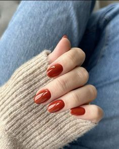 Celebrate fall with 50 Fall Season Nails Trends: Must-Try Styles for 2024! Featuring warm, earthy hues like mustard, terracotta, and deep green, these trends also incorporate fun designs like leaves, pumpkins, and gold accents. Perfect for adding a touch of autumn elegance to your nails, these styles will keep your look fresh and fashionable. 🍂💅✨ #FallNailTrends #MustTryNails #2024Styles #SeasonalNailArt #AutumnBeauty #NailInspo #CozyColors #ChicNails Nails Yellow, Hello Nails, October Nails, Smink Inspiration, Makijaż Smokey Eye, Summer Nails Colors, Fall Nail Colors, Autumn Nails, Manicure Y Pedicure