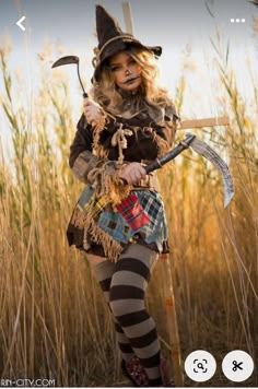 Cute Scarecrow Costume, Scarecrow Costume Women, Scarecrow Outfits, Halloween Costumes Scarecrow, Crow Costume, Halloween Scarecrow, Pretty Halloween Costumes, Halloween Photography