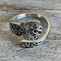 925 Sterling Silver Spoon Ring Retro Butterfly & Flower Carving 18k Plated Adjustable Size 7/8/9 In Box Silver Metal Butterfly Ring Gift, Cutlery Crafts, Spoon Rings Aesthetic, Nickel-free Silver Sterling Butterfly Ring, Spoon Handle Rings, Retro Butterfly, Sterling Silver Spoon Ring, Silver Spoon Ring, Sterling Silver Spoons