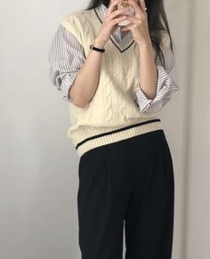 Ig: archive.jtou/ah.hyeon Crochet Idea, Korean Casual Outfits, Korean Casual, Classy Style, Western Outfits, Business Fashion, Fashion Classy, School Outfits, Aesthetic Clothes