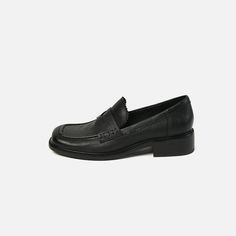 These loafers are designed in a timeless, minimal silhouette, so you'll be sure to wear them often. Made from soft leather, soft bottom that ensure all-day comfort. Wear yours with tailoring and denim alike. Color: Brown/BlackMaterial: Cow Leather in Brown and Horse Leather in BlackLining: pigskinInsole: pigskin（Unmovable）Sole: RubberHeels: 3 cm/1.18"Weight: 0.37kg Each Shoes (measured size 6)Fit: Medium to Wide, Runs Normal.Origin: Made in China Production Time: About 5-7 days (Any exceptional Textured Sole Business Loafers, Modern Platform Loafers With Stitched Sole For Office, Modern Brogue Moccasins For Office, Business Platform Loafers With Almond Toe For Spring, Modern Platform Loafers For Business In Spring, Modern Office Moccasins With Brogue Detailing, Modern Office Platform Loafers With Stitched Sole, Classic Platform Loafers With Stitched Sole For Business, Business Slip-on Platform Loafers With Leather Footbed