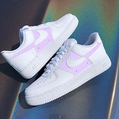 The Pueple Custom Air Force 1 is a classic shoe with modern features. Its soft leather exterior provides superior comfort, while the solid sole ensures maximum durability. The low cut design adds a touch of style and the iconic Nike swoosh finishes off its timeless silhouette. Perfect for any occasion. iends, family, that special someone, or yourself ✨ - Exactly as shown in the pictures. - Brand New & Authentic. 💯 - Hand Painted with attention to detail. 👨‍🎨 - Waterproof and Flexible. ❤️ - Un Painted Forces, Shoe Customs, Zapatillas Nike Air Force, Black Air Force 1, Sneakers Jordans, Custom Kicks, Dr Shoes, Basket Style, Air Force 1 Custom