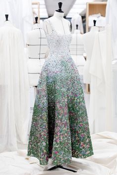 Dior Dress Couture, Curvy Alternative Fashion, May December, Blue Velvet Gown, Dior Gown, Dior Dress, Award Ceremony, Fashion Moments, Dior Haute Couture