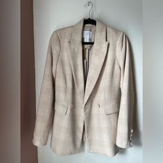 Size Small House Of Harlow Ivory Blazer, Never Worn New With Tags! Cream Notch Lapel Blazer For Fall, Off White Blazer For Fall Workwear, Off White Blazer For Workwear In Fall, Fall Office Blazer In Cream, Beige Outerwear For Fall Brunch, Chic Off-white Fall Blazer, Chic Off White Fall Blazer, Chic Off White Blazer For Fall, Chic Beige Blazer For Brunch