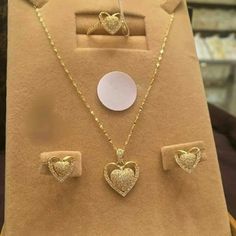 Light Weight Gold Pendant Set, Gold Pendant Necklace Jewellery, Gold Things, Gold Pendant Set, Dubai Gold Jewelry, Bridal Jewelry Sets Brides, Gold Minimalist Jewelry, Locket Design, Wedding Necklace Set