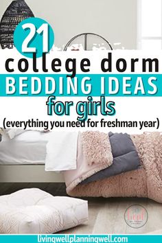 Headed off to college? We have over 21 trendiest dorm room bedding ideas that every freshman girl wants. Dorm room bedding boho styles and more:) Move In Checklist, Bedding Cozy, Trendy Dorm Room, Bedding Boho