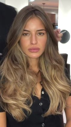 Alex Hall Hair, Beige Brunette Hair, Lived In Blonde Dark Roots, Addison Rae Hair, Contouring Hair, Kylie Hair, Blonde Layered Hair, Hair Contouring, Brunette Hair With Highlights