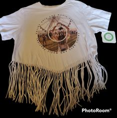 Moonchild White Fringed S/S T-Shirt Sz Xl Logo On Front Says Valley Arts And Music Festival Desert Valley Note Shirt Is White White With No Issue's. All Cameras Are Different Causing Different Imbalances. White And Black Is The Hardest To Capture. Perfect To Wear To Any Concert. Nwt Distressed T-shirt For Music Festivals, White Graphic T-shirt For Music Festival, Fringe Graphic Tee, Trendy Short Sleeve Fringe T-shirt, Summer Cotton Fringe T-shirt, Lulu Lemon Shorts, Fringe Tshirt, Light Blue Top, Moncler Women