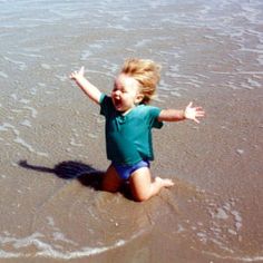 Exactly how I feel upon arriving at the beach! Cool Baby, 웃긴 사진, Clipuri Video, E Card, I Smile, Photo Contest, The Sand, How I Feel, Bones Funny